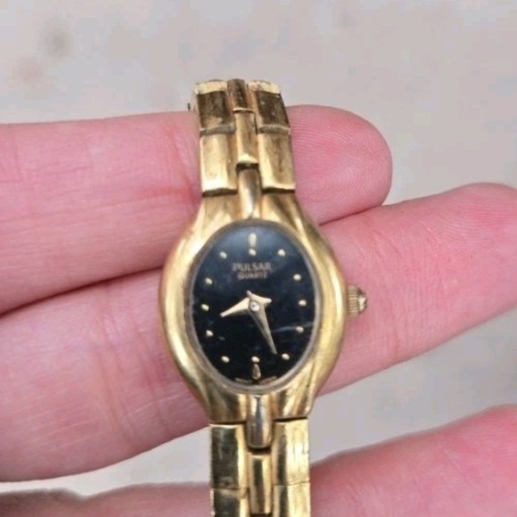 Vintage Pulsar Quartz Ladies Dress Watch Fancy Black Dial Oval - Not Working - Picture 5 of 5